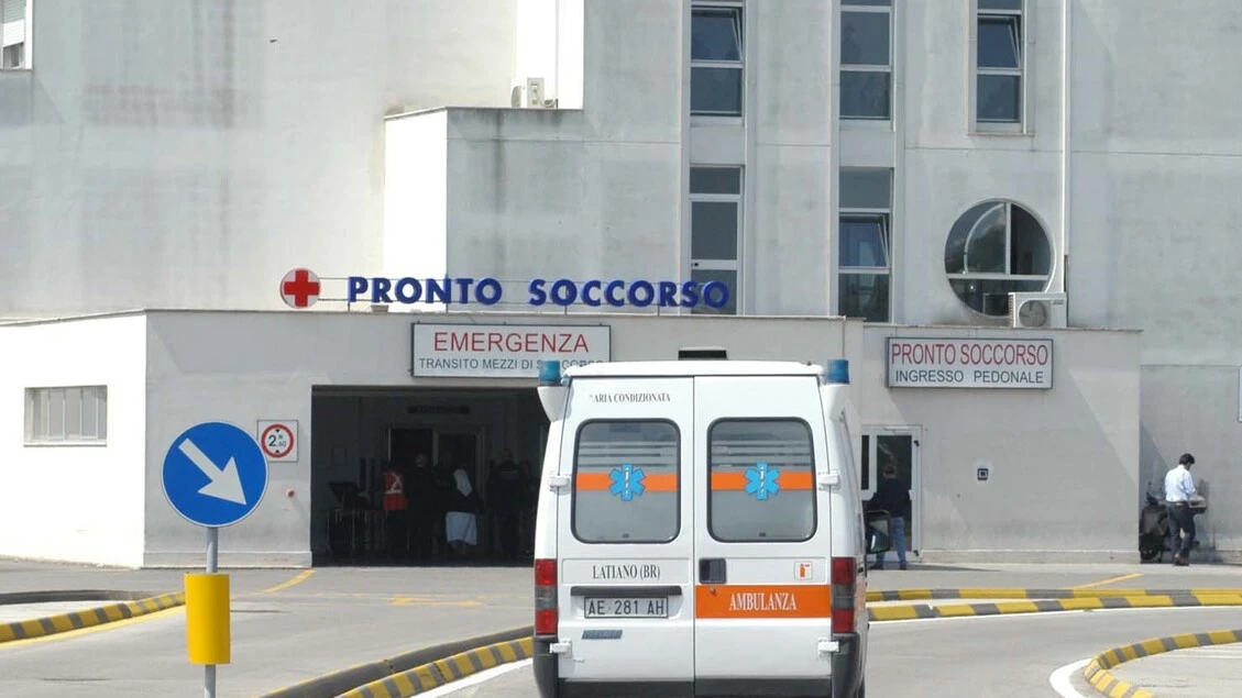 Esplosione in appartamento a Brindisi, ustionati due operai