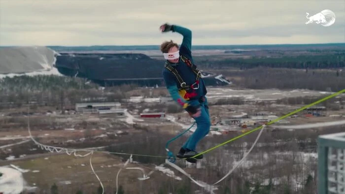Jaan Roose attraversera' lo stretto di Messina con una slackline