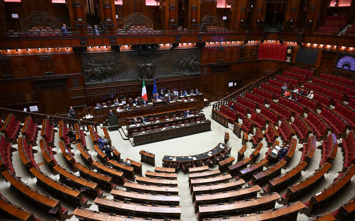 Ex deputati condannati, Camera conferma stop al vitalizio