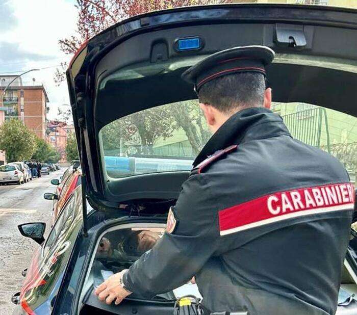 Con scooter contro auto e cade, morto 17enne nel Napoletano