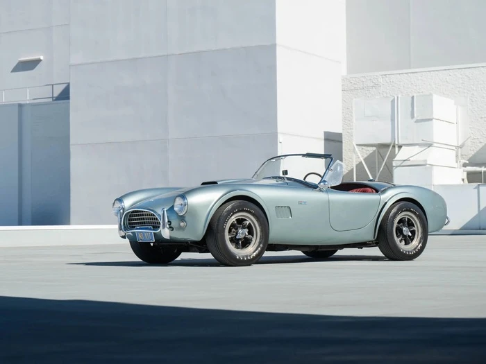 Una rara Shelby Cobra 289 all'asta di RM Sotheby's
