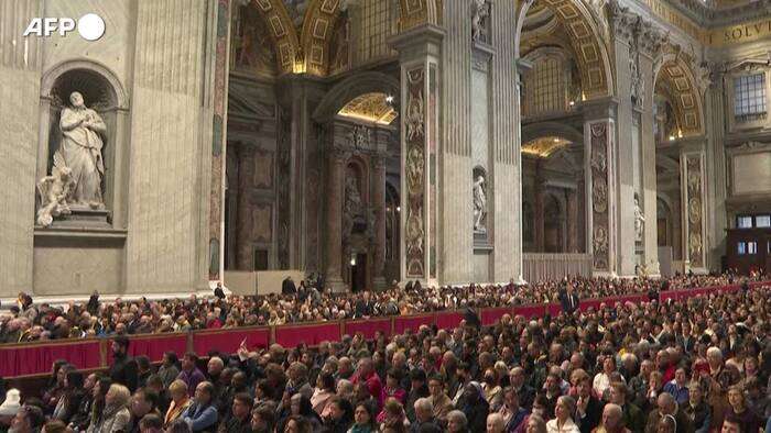 Papa Francesco celebra la Messa nella Giornata dei poveri