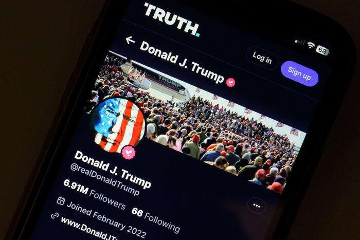 Il social di Trump 'Truth' affonda a Wall Street dopo il dibattivo tv