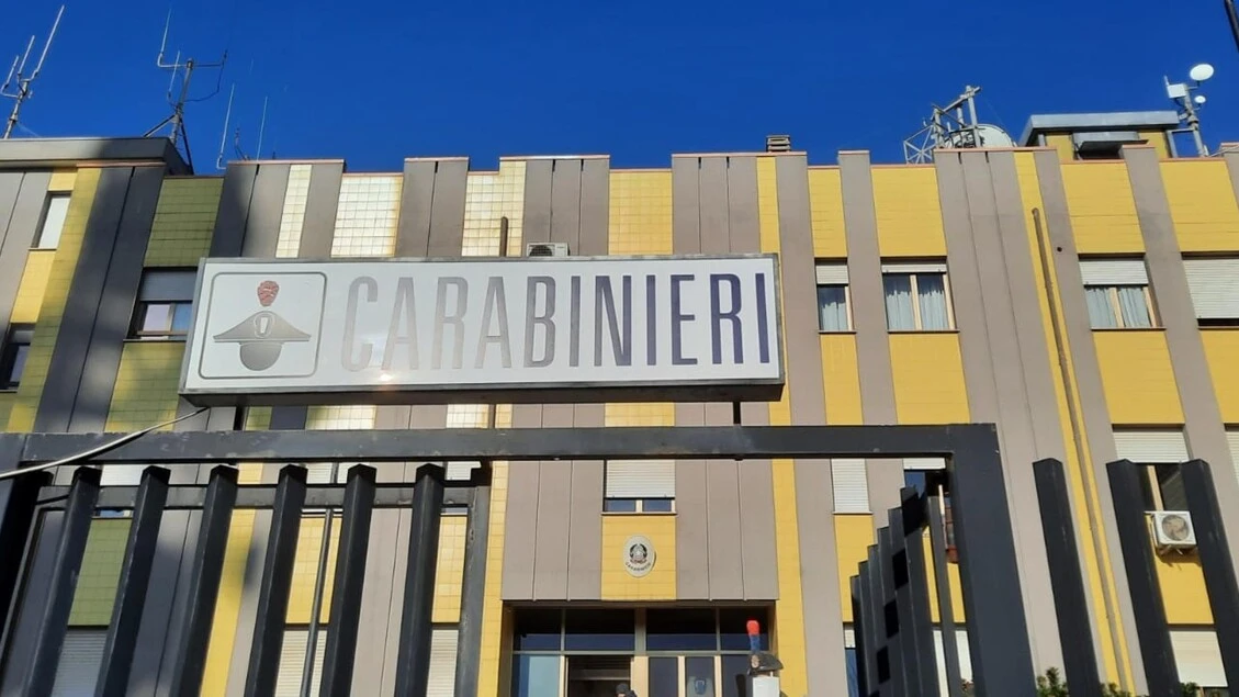 Impiegata delle Poste infedele deruba correntisti, indagata