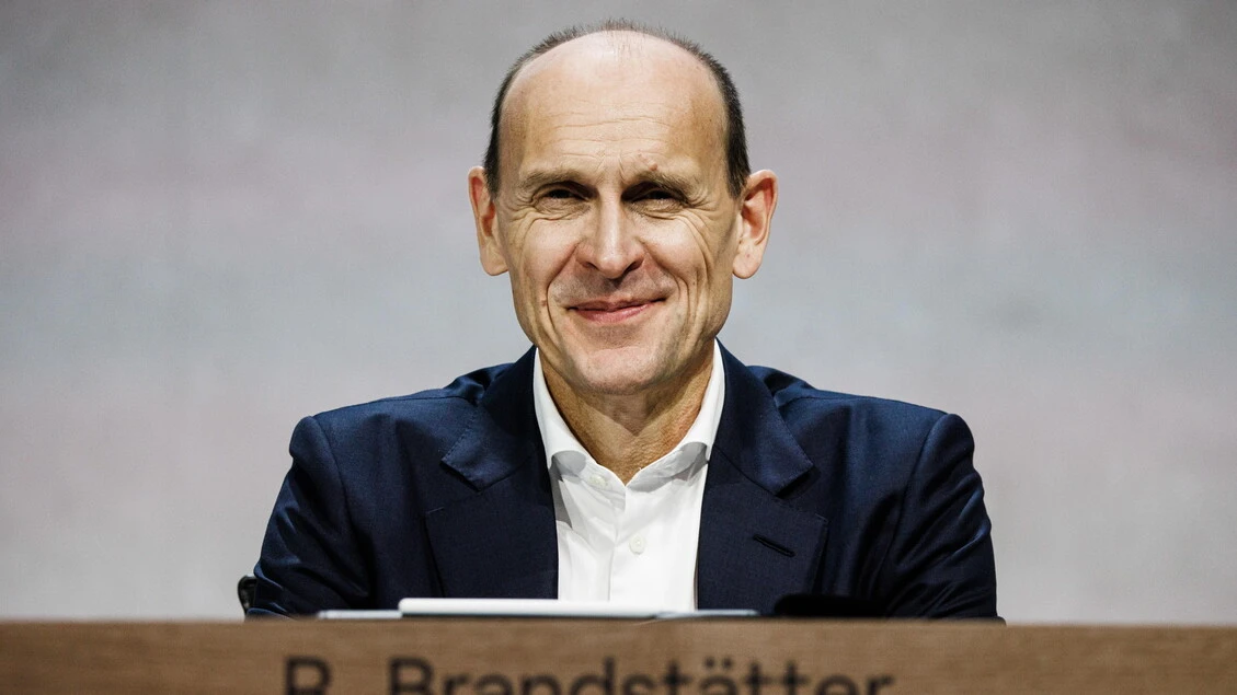 Volkswagen, rinnovato contratto al manager per strategia in Cina