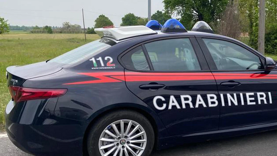 Sedicenne denuncia, 'violentata nel parcheggio di una discoteca pavese'