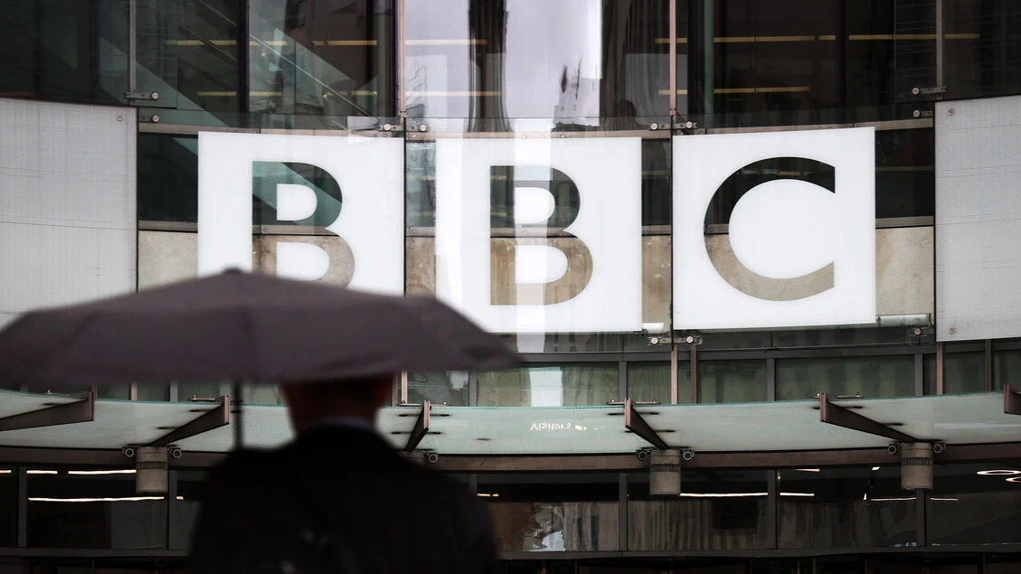Lasciano vertici Bbc, dopo bufera per documentario su Trump