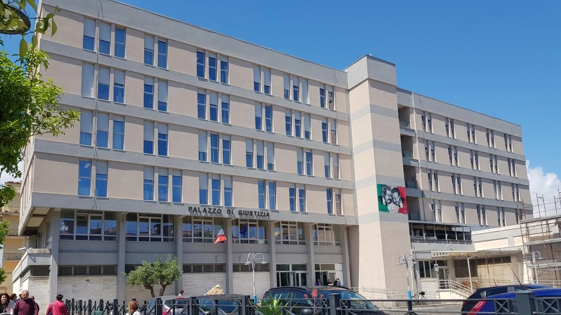Cutro, Regione Calabria ritira parte civile contro militari