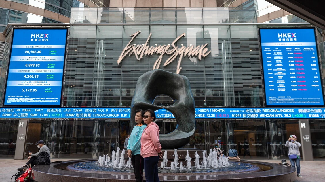 Borsa: Hong Kong tenta il rimbalzo, apre a +1,24%