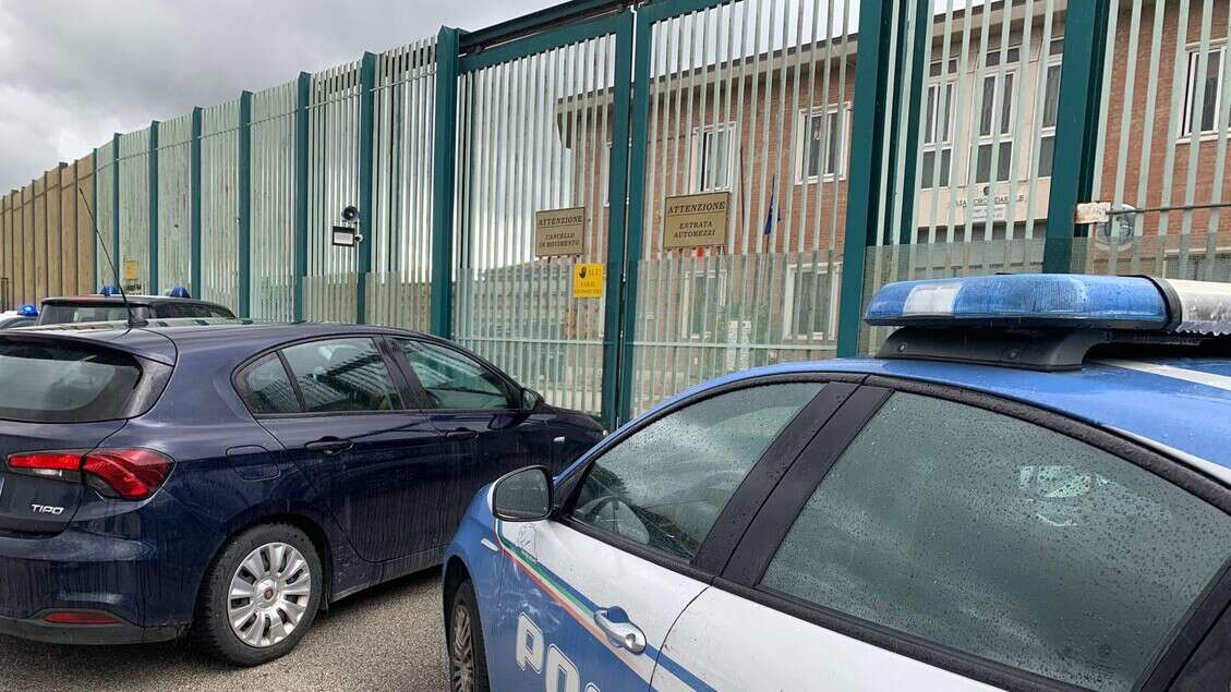 Tentato omicidio di un detenuto ad Avellino, 11 misure cautelari