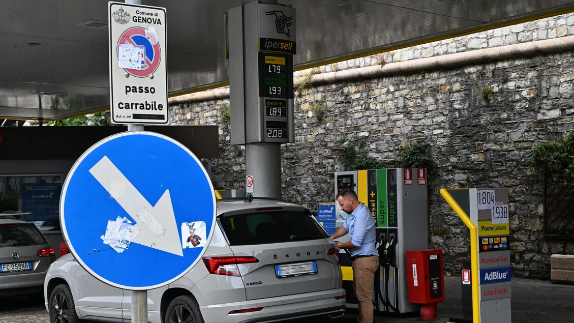 Prorogato il taglio delle accise, per i consumatori non basta
