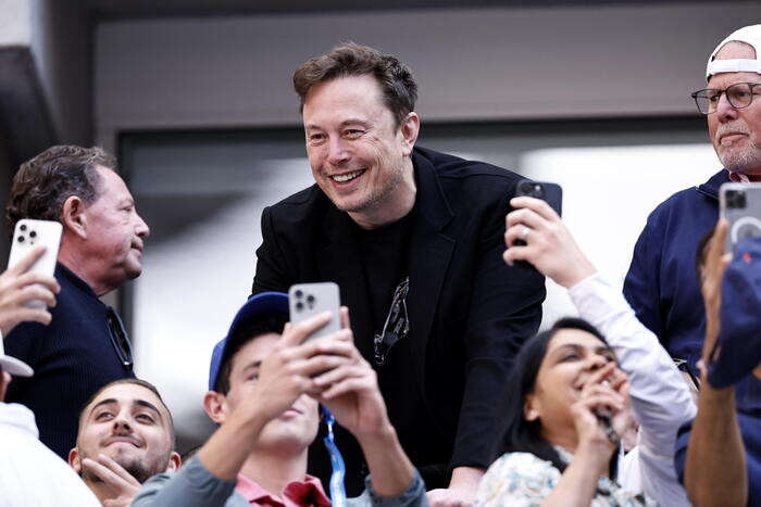 Musk paga le multe in Brasile e chiede la riattivazione di X