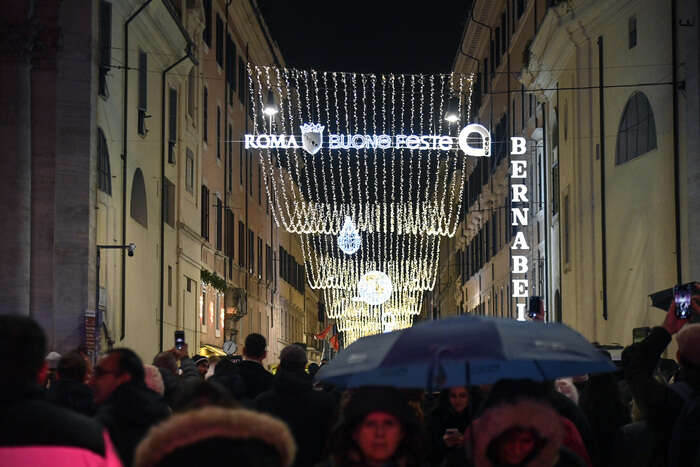 Natale a casa per 55% Italiani, vincono abbigliamento e cibo