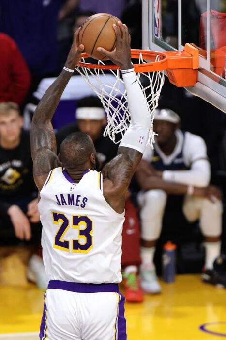 LeBron realizza suo sogno, gioca nei Lakers insieme al figlio