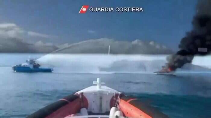 Barca in fiamme nel Golfo di Cagliari, salvate due persone