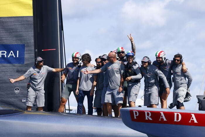 Louis Vuitton Cup: Luna Rossa in finale, Bertelli 'bravi tutti'