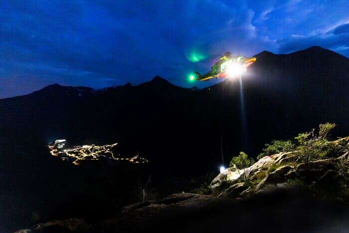 Base jumper precipita e muore in Valle d'Aosta