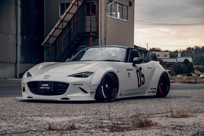 Mazda MX-5, un vestito esagerato da Liberty Walk