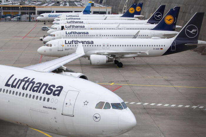 Lufthansa, cala utile nel trimestre ma ricavi a 10,7 miliardi