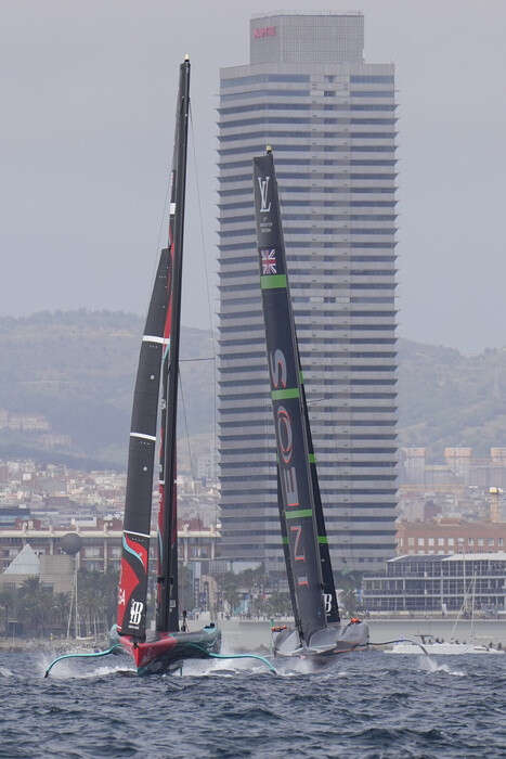 Coppa America: niente vento, rinviata a domani la quarta regata