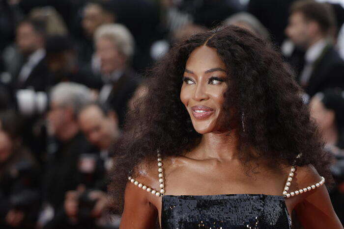 Fondi caritativi spesi in lussi personali,Naomi Campbell sospesa