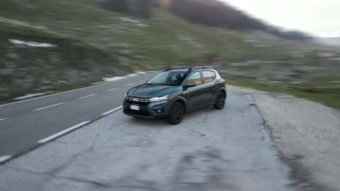 Dacia Sandero Stepway ECO-G, crossover urbano dalla doppia alimentazione benzina/GPL