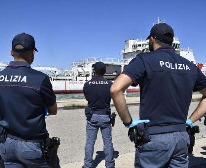 Trafficante esseri umani latitante arrestato dalla Polizia