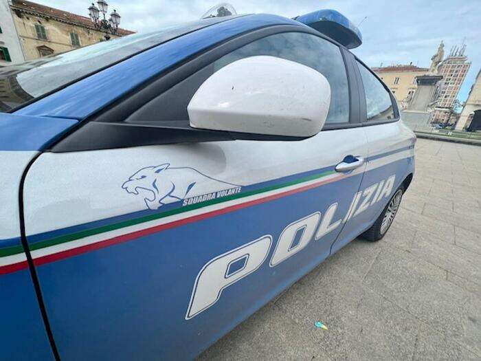 Al volante ubriaco, 76enne minaccia e aggredisce poliziotti