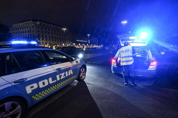 Un accoltellamento e poco dopo rissa in zona rossa a Trieste