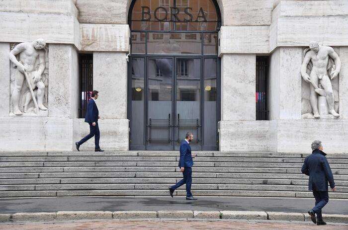 Borsa: Milano apre a -0,25, si guarda a Mps-Mediobanca