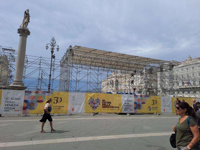 Lavori febbrili al gigantesco cantiere per visita Papa a Trieste