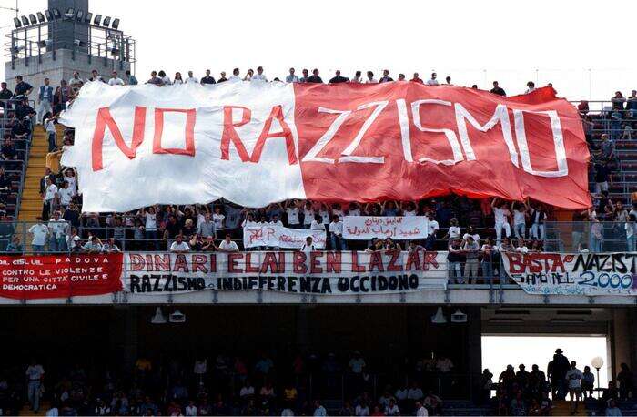 Insulti razzisti in campo, Daspo per due calciatori juniores