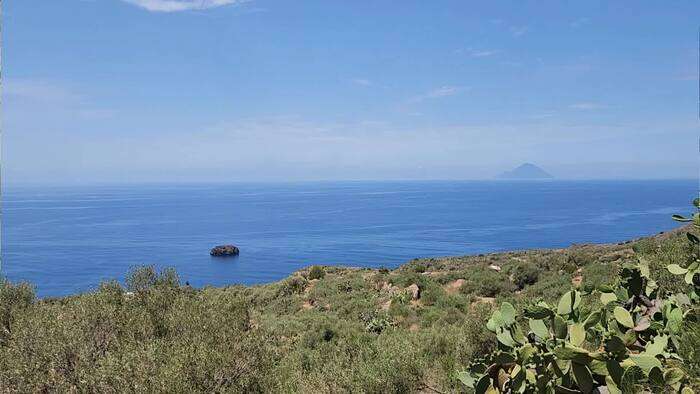 Il campionamento nelle antichissime terme di Lipari (fonte: Leonardo De Cosmo)