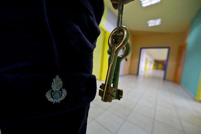 Protesta in carcere minorile Roma, in 10 barricati in stanza