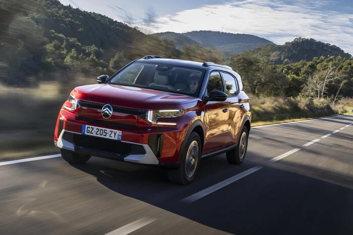 Citroën C3 Aircross è anche ibrido e con sette posti