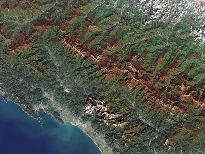 Il foliage dell'Appennino tosco-emiliano incanta i satelliti