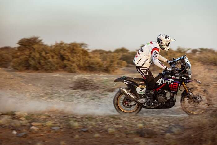 Team Aprilia si aggiudica l'ottava tappa all'Africa Eco Race