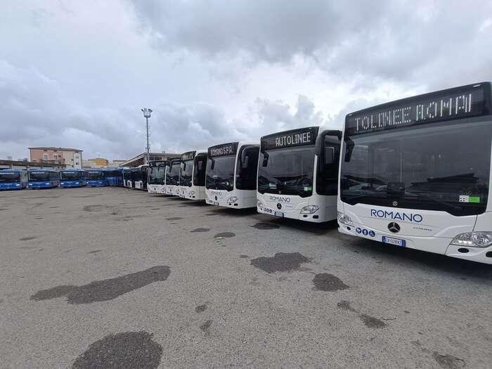 Crotone, 30 autobus ibridi consegnati dalla Regione