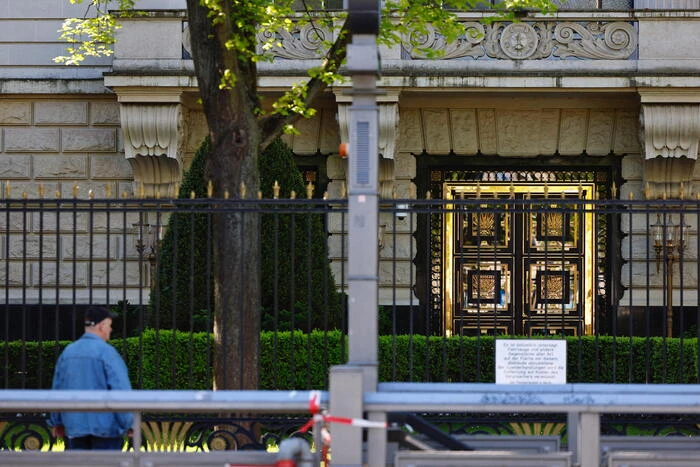 Berlino convoca l'ambasciatore russo sul caso delle spie