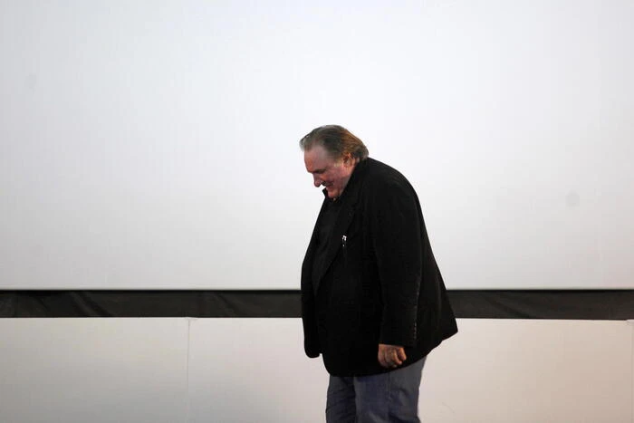 Gerard Depardieu convocato, sarà posto in stato di fermo
