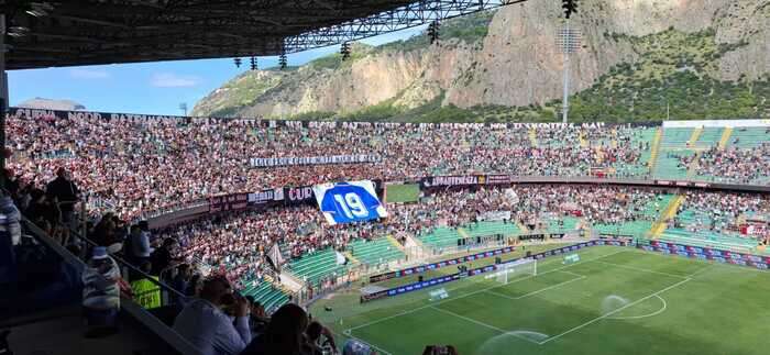 Schillaci: Palermo-Cesena, l'omaggio di calciatori e curva