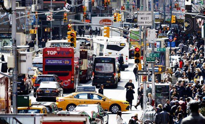 Nyc vara pedaggio auto di 9 dollari in alcune zone di Manhattan