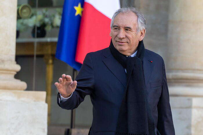 Bayrou, riforma pensioni torna 'in cantiere'