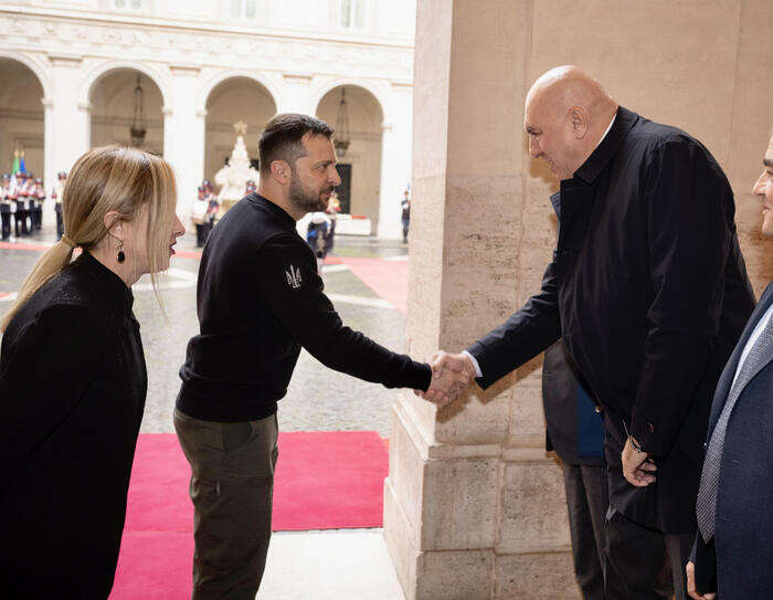 Crosetto insignito da Zelensky dell'Ordine di Yaroslav il Saggio