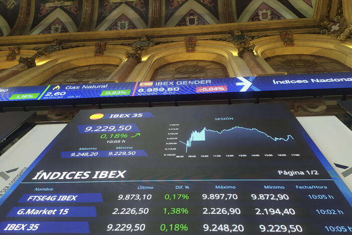 Borsa: l'Europa apre in ribasso, Parigi -0,21%, Londra -0,26%