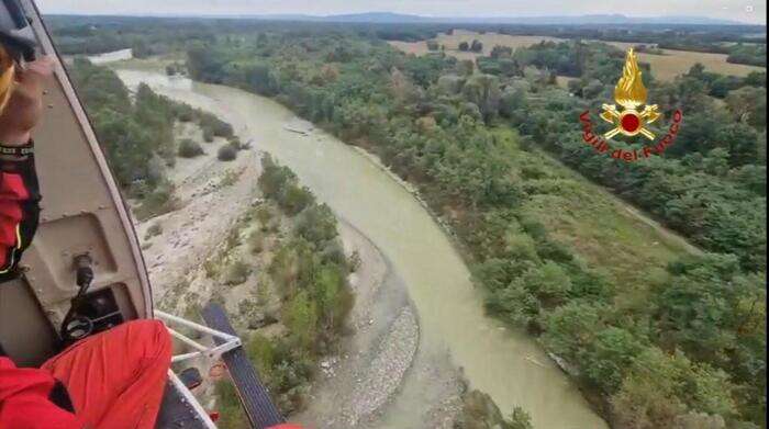 Disperso giovedì nel torrente, ricognizione con un elicottero