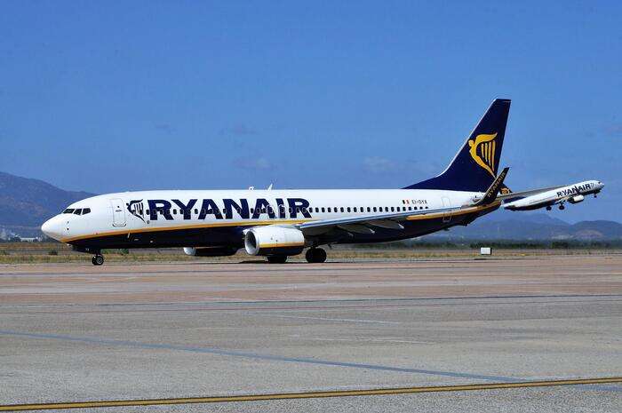 Ryanair fa causa a un passeggero, 'comportamento imperdonabile'