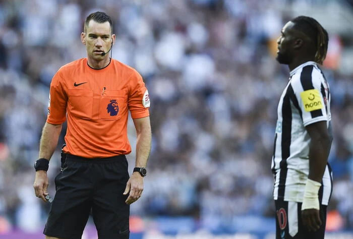 Debutta stasera in Premier l'arbitro con indosso telecamera