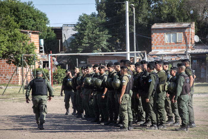 Argentina: il governo Milei valuta di mandare soldati a Rosario