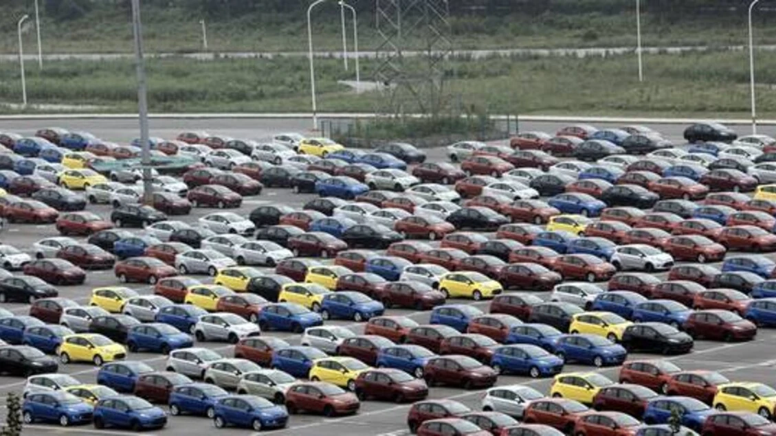 Auto Ue, 'mancano chip, stop della produzione imminente'